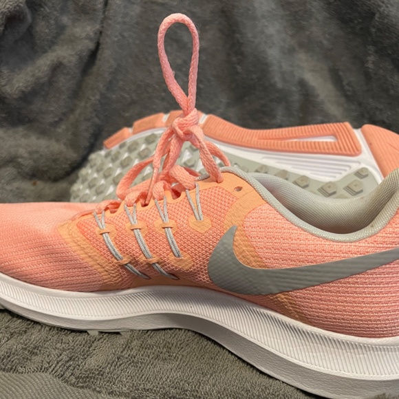 Nike Running Shoes - Picture 2 of 2